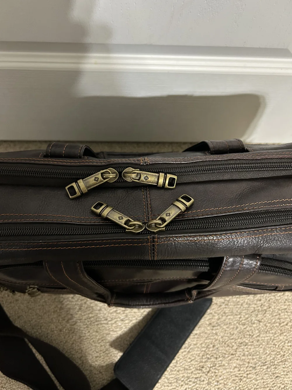Samsonite leather top loader laptop carry on satchel briefcase dark brown
